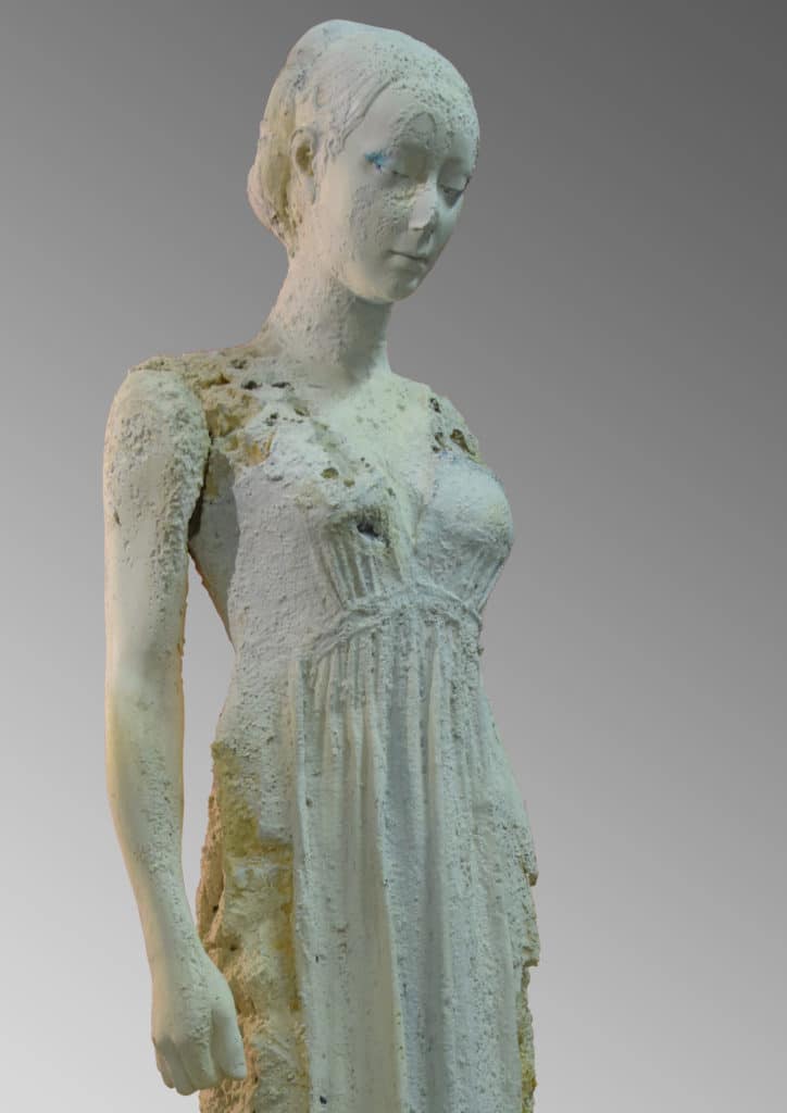 Alessio Deli e le sue statue femminili in mostra 