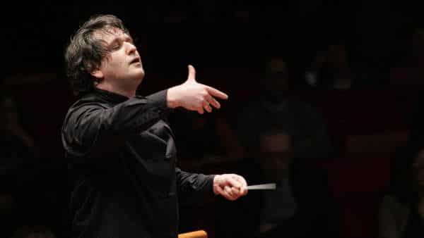Stasera in TV: Ultimo concerto di stagione per Antonio Pappano alla guida dell’Orchestra e del Coro dell’Accademia di Santa Cecilia