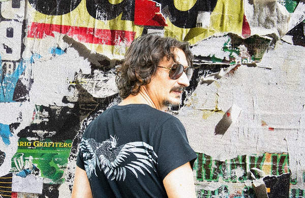 Sergio Cammariere: ecco il videoclip de "Il tuo amico di sempre", secondo estratto dall'album "La fine di tutti i guai" Sergio Cammariere: ecco il videoclip de "Il tuo amico di sempre", secondo estratto dall'album "La fine di tutti i guai"