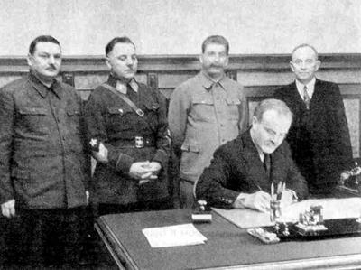 Stasera in TV: Il patto Hitler Stalin, la trappola del Führer