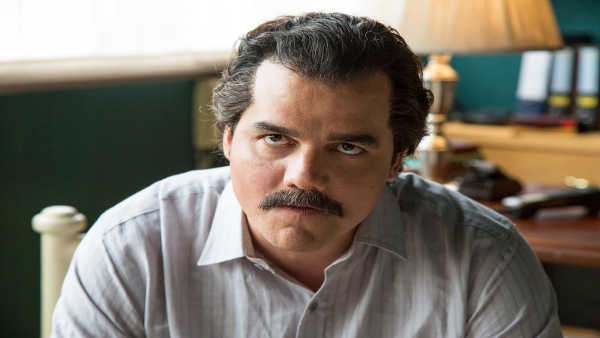 Stasera in TV: "Narcos", la serie culto su Pablo Escobar in prima visione free