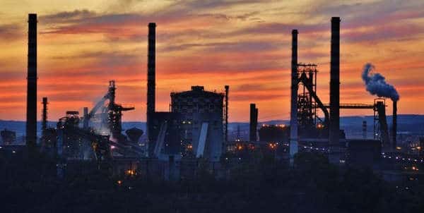 Stasera in TV: "Ilva. A denti stretti", in un documentario la tragedia ambientale di Taranto Stasera in TV: "Ilva. A denti stretti", in un documentario la tragedia ambientale di Taranto