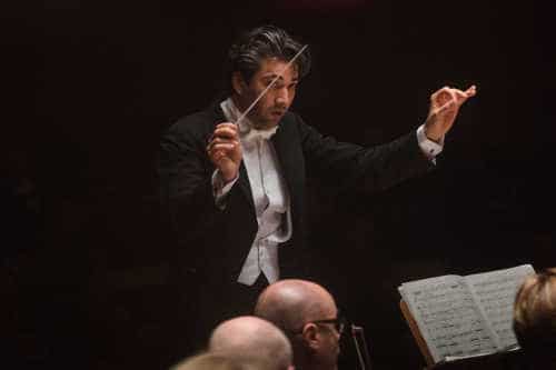 David Afkham dirige Brahms, Wagner e Lindberg