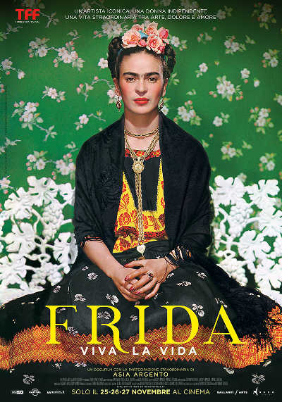Recensione: "Frida. Viva La Vida", l'arte, la sofferenza, la vita di Frida Kahlo, vera e propria icona pop Recensione: "Frida. Viva La Vida", l'arte, la sofferenza, la vita di Frida Kahlo, vera e propria icona pop