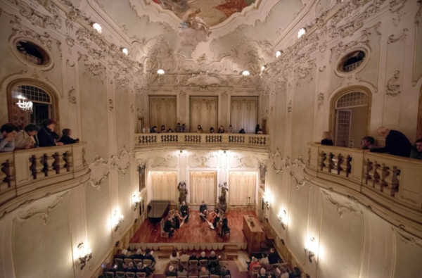 Stasera in TV: L'Accademia Musicale Chigiana di Siena