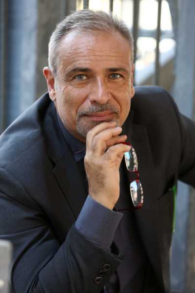 Enzo De Caro in NON È VERO MA CI CREDO