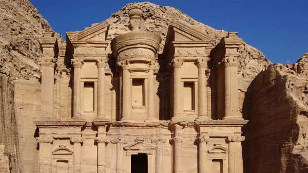 Stasera in TV: Petra, la città nella roccia