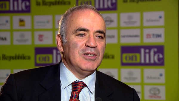 Stasera in TV: "Scacco al Re!": Wonderland incontra Garri Kasparov