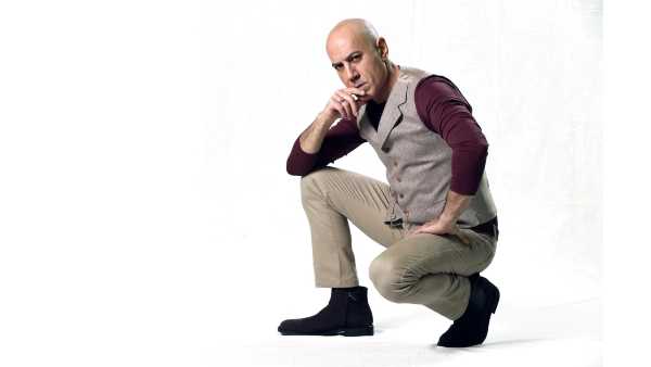 A partire da domenica 22 dicembre, torna su Rai3 alle 20.30, "La mia passione", il programma condotto da Marco Marra in cui i protagonisti dello spettacolo e della cultura italiana si raccontano al grande pubblico. La nuova edizione propone quattro puntate in cui Bruno Vespa, Ron, Alba Parietti e Roby Facchinetti ripercorrono la loro vita professionale e personale attraverso aneddoti e curiosità inedite. Come di consueto, i ritratti sono arricchiti da immagini di repertorio accuratamente selezionate e commentate dagli stessi ospiti. Non mancheranno le preziose ed esclusive esibizioni live. In ogni puntata de La mia passione emergono luci, ombre e lati nascosti dei protagonisti che si rivelano a Marco Marra in un’atmosfera intima e confidenziale.