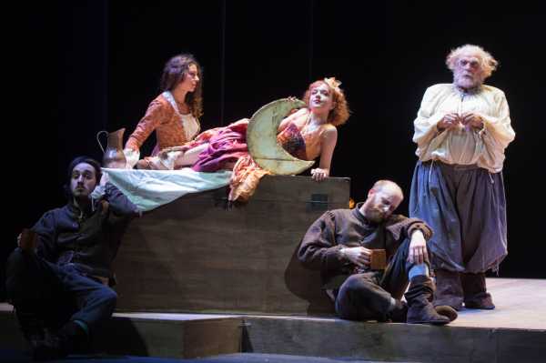 Antonio Calenda dirige “Falstaff e il suo servo” al Teatro Argentina.