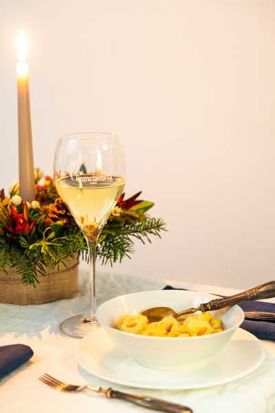 SOMMELIER PER LE FESTE - Nicola Bonera consiglia i migliori piatti della tradizione da abbinare a Franciacorta per Natale