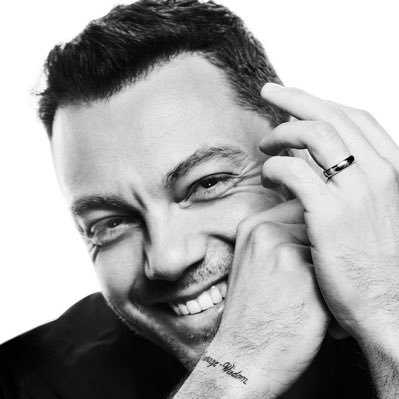 Stasera in TV: "Il mio più bel miracolo". Tiziano Ferro si racconta