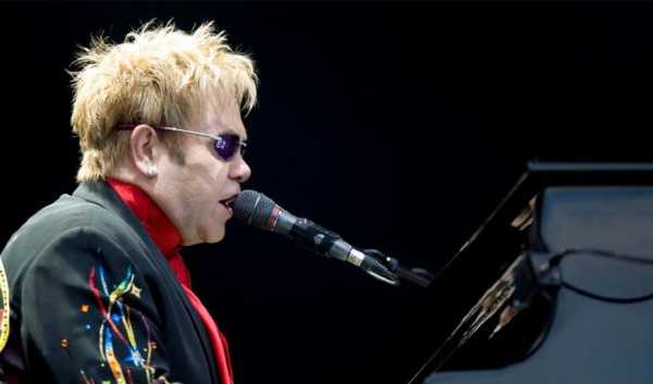 Stasera in TV: Discovering Music: Elton John Stasera in TV: Discovering Music: Elton John