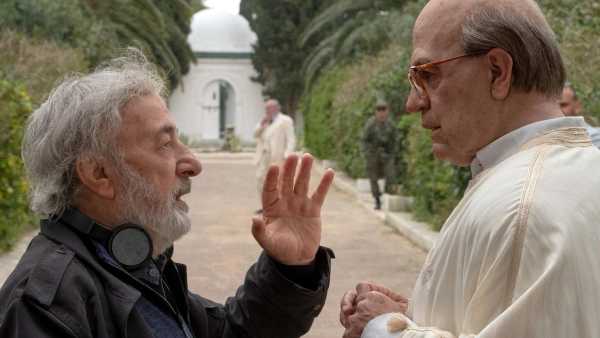 Stasera in TV: "Movie Mag". In questa puntata il Bettino Craxi di Pierfrancesco Favino in Hammamet di Gianni Amelio