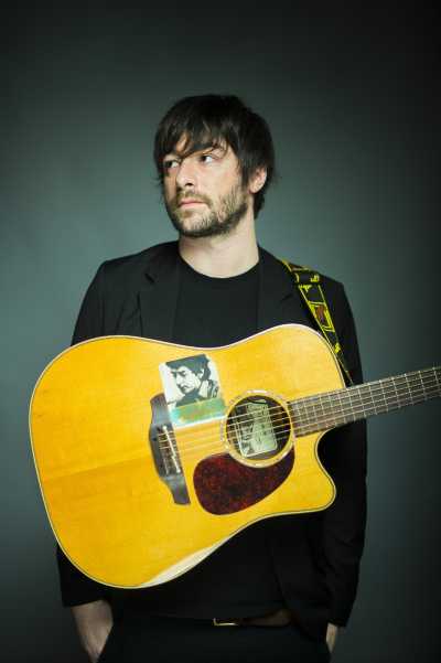 THE LEADING GUY, il cantautore rivelazione della musica italiana, per la prima volta affiancato da una band