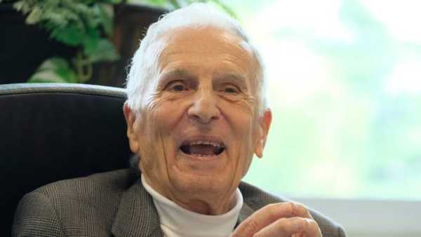 Silvio Garattini presenta la propria autobiografia al Collegio Ghislieri di Pavia
