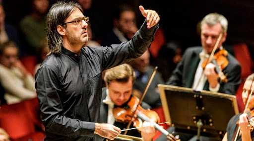 Stasera in TV: Kavakos direttore e solista con Beethoven e Brahms in diretta dall'Auditorium Rai di Torino