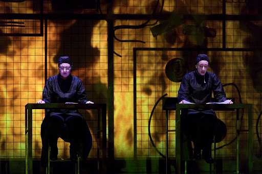 Stasera in TV: Infinita tenebra di luce