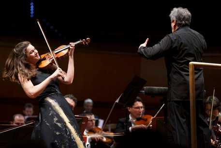 Stasera in TV: Una stella del violino per Mendelssohn. In prima tv Janine Jansen e Antonio Pappano a Santa Cecilia
