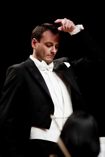 Čajkovskij contemporaneo: Rysanov dirige una prima assoluta e un doppio Čajkovskij