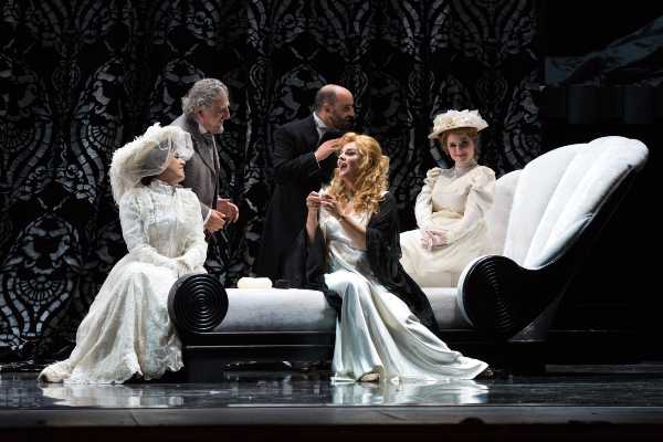 Lirica e cinema: divismo e passioni drammatiche in Adriana Lecouvreur, il prossimo titolo della Stagione d’Opera e Balletto del Teatro Carlo Felice