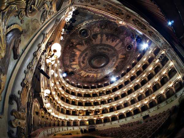 Coronavirus: Teatro Comunale di Ferrara, spettacoli sospesi fino a domenica 8 marzo
