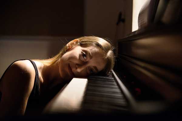 CATERINA: “Duemilacredici”, da oggi il nuovo singolo. Anticipa il primo disco di inediti della cantautrice, in uscita il 27 marzo