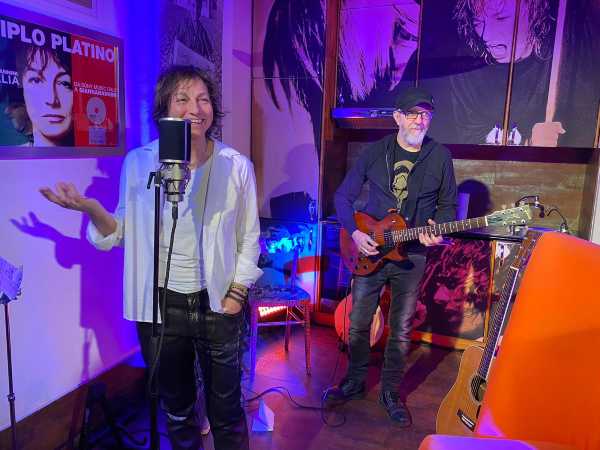 GIANNA NANNINI torna live in diretta streaming sulla sua pagina Instagram e sensibilizza i suoi fan sulla raccolta fondi per gli ospedali San Paolo e San Carlo di Milano