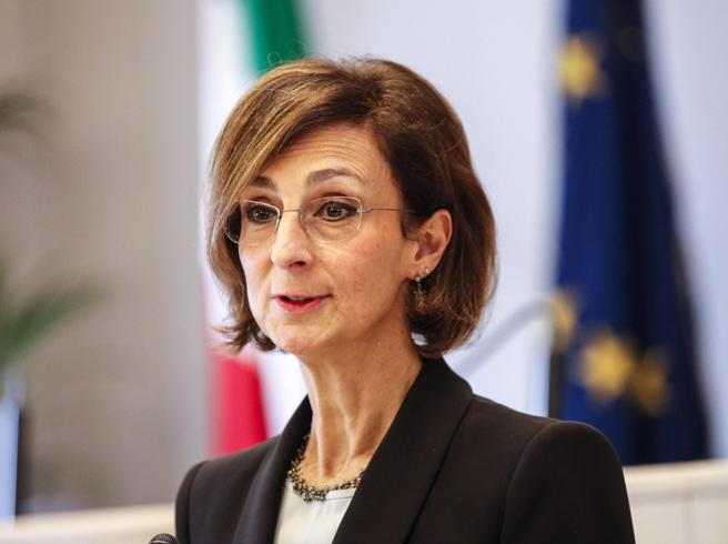 Stasera in TV: "Senza distinzione di genere". Il corpo delle donne