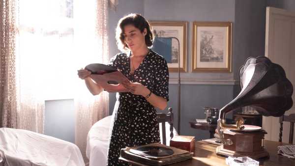 Stasera in TV: "Movie Mag". Intervista a Luisa Ranieri