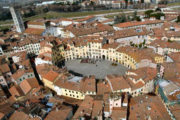 Stasera in TV: "Storia delle nostre città Lucca". La repubblica cinta dalle mura