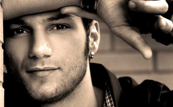 NAPO con "Supereroe" la nuova vita artistica di Luca Napolitano