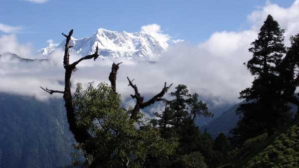 Oggi in TV: "Con Levison Wood sui "Sentieri himalayani"". Su Rai5, a piedi dal Nepal al Bhutan