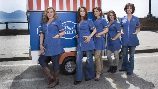 Stasera in TV: "Vivi e lascia vivere". Al via la serie in sei puntate con Elena Sofia Ricci su Rai1