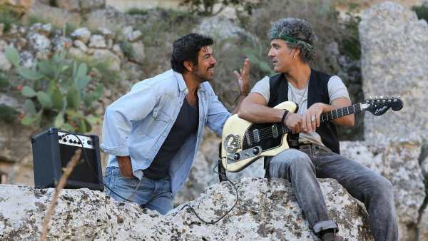 Stasera in TV: "Giuseppe Fiorello e Pierfrancesco Favino nella commedia "Chi m'ha visto" su Rai Movie (canale 24)". Con l'inedita coppia anche Sabrina Impacciatore