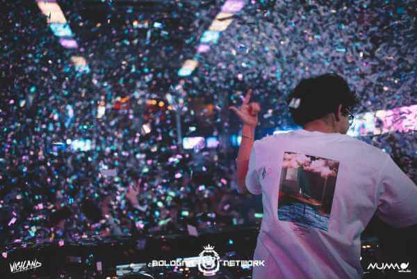 KHARFI: ecco il lyric video di "UMBRELLA (KHARFI UNOFFICIAL REMIX)", il nuovo remix non ufficiale del giovanissimo dj e producer milanese da oltre 16 milioni di stream.