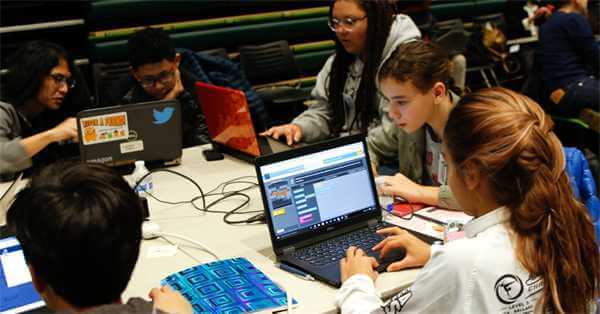 STEMintheCity: oggi il webinar di Amazon su tecnologia e creatività per le studentesse degli Istituti Superiori