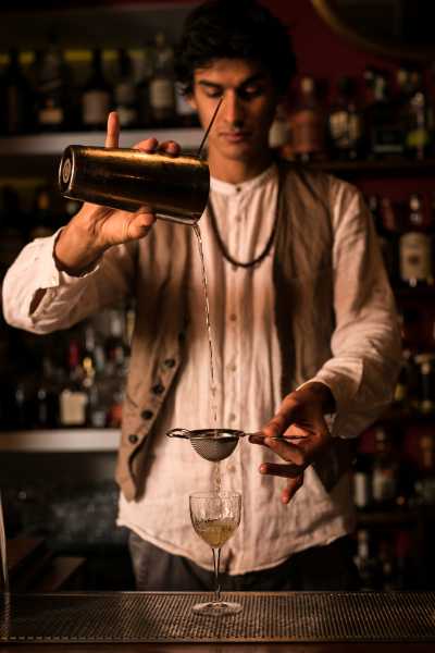 Drink Cinema - BUBBLES NEGRONI ispirato a 'Odio l'estate', con Aldo, Giovanni e Giacomo, di Andrea Pomo bartender del The Jerry Thomas Speakeasy di Roma