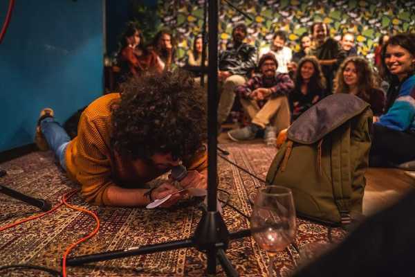 ZOOM POETRY SLAM: Un torneo di poesia performativa in diretta