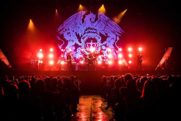 QUEEN EXTRAVAGANZA, la tribute band prodotta da Brian May e Roger Taylor, in Italia per due concerti QUEEN EXTRAVAGANZA, la tribute band prodotta da Brian May e Roger Taylor, in Italia per due concerti