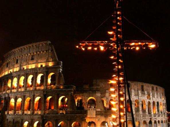 Oggi in TV: "A Sua Immagine". "La Via Crucis dell'Italia e del Mondo"