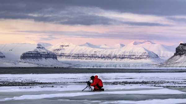 Oggi in TV: "Il doc di Rai Storia per la Giornata della Terra". "Il sale della terra" di Salgado