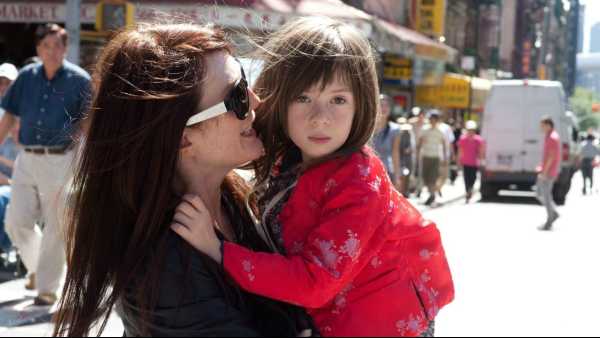 Stasera in TV: "Il film "Quel che sapeva Maisie" su Rai5". Con Julianne Moore e Steve Coogan