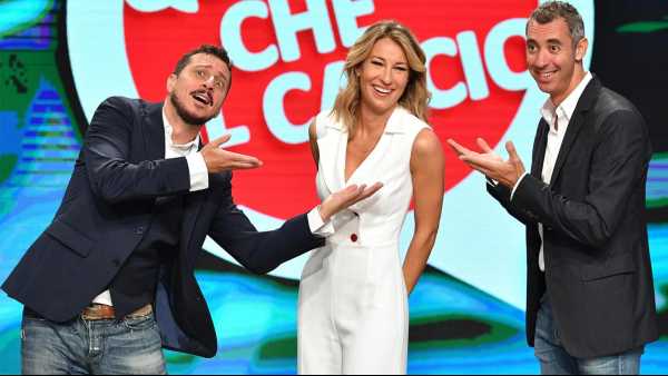 Oggi in TV: ""Quelli che aspettando il calcio" su Rai2". Appuntamento speciale in attesa dell'ultima puntata di "Quelli che il calcio", il 7 giugno