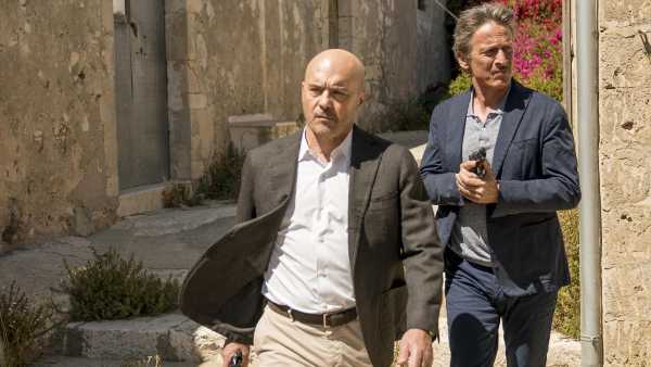 Stasera in TV: "Un martedì di indagini su Rai1 con Il Commissario Montalbano". "Come voleva la prassi"