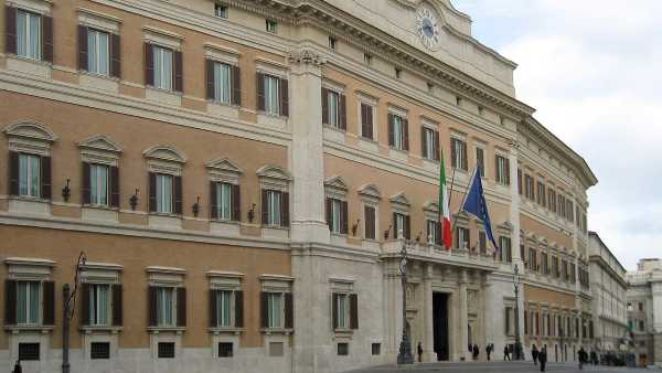 Oggi in TV: "Informativa del Ministro Franceschini in diretta su Rai2 e Rai3". Dalla Camera a cura di Rai Parlamento