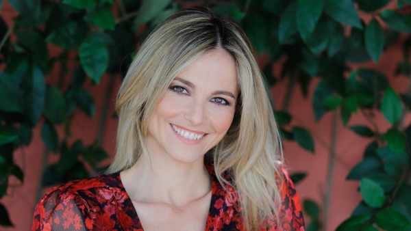 Oggi in TV: "Francesca Fialdini a "Da NoiA Ruota Libera" su Rai1, ospita Flavio Insinna, Veronica Bocelli e Antonio Di Bella". Intervengono anche Lillo, Chiara Maci, Gianmarco Pozzoli e Alice Mangione