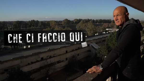 Stasera in TV: ""Il campo dei miracoli capitolo I" su Rai3". Domenico Iannacone a Corviale per "Che ci faccio qui"