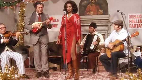 Stasera in TV: "A "Cinema Italia" l'ultimo Peppino De Filippo".  Su Rai Storia (canal 54) un "Giallo Napoletano"