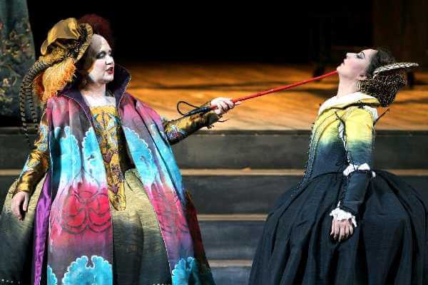 "Maria Stuarda" di Donizetti oggi in streaming sui social del Teatro Carlo Felice